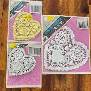 Vtg Betta Foil Lace Heart Doilies NIP Gold Silver NOS Valentines Party Decor